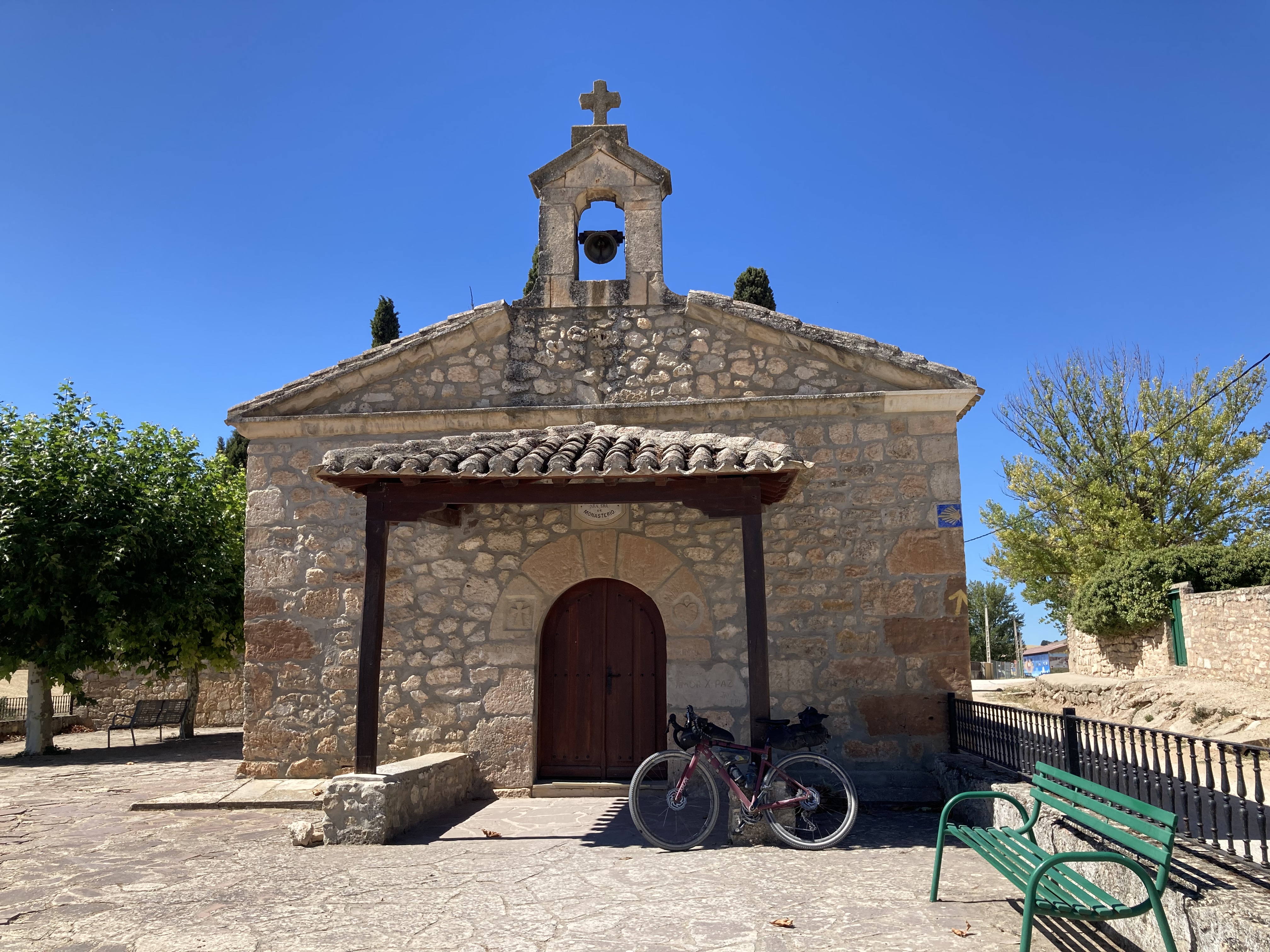 Ermita en Rabé de las Calzadas