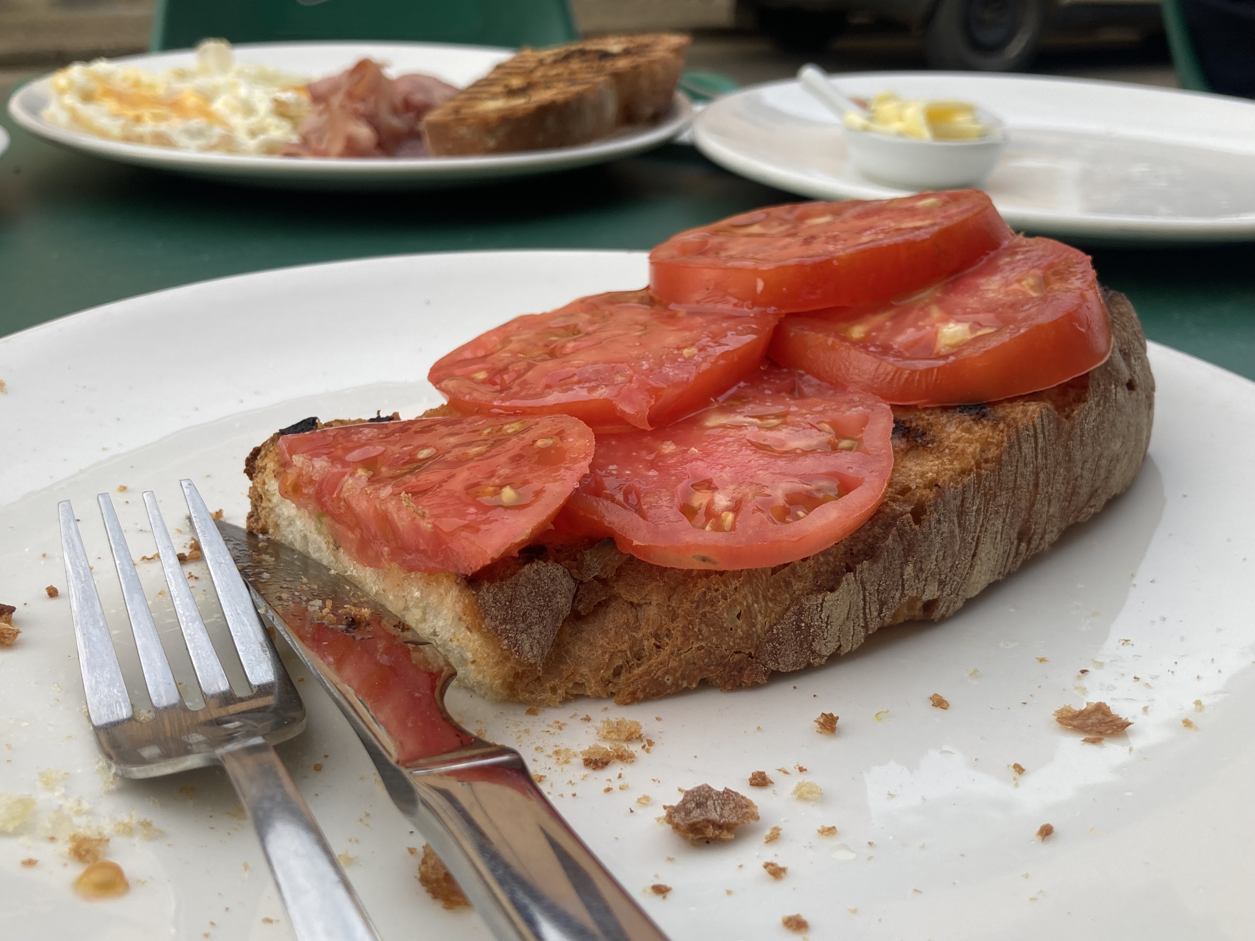 La mejor tostada de tomate que he comido en mi vida