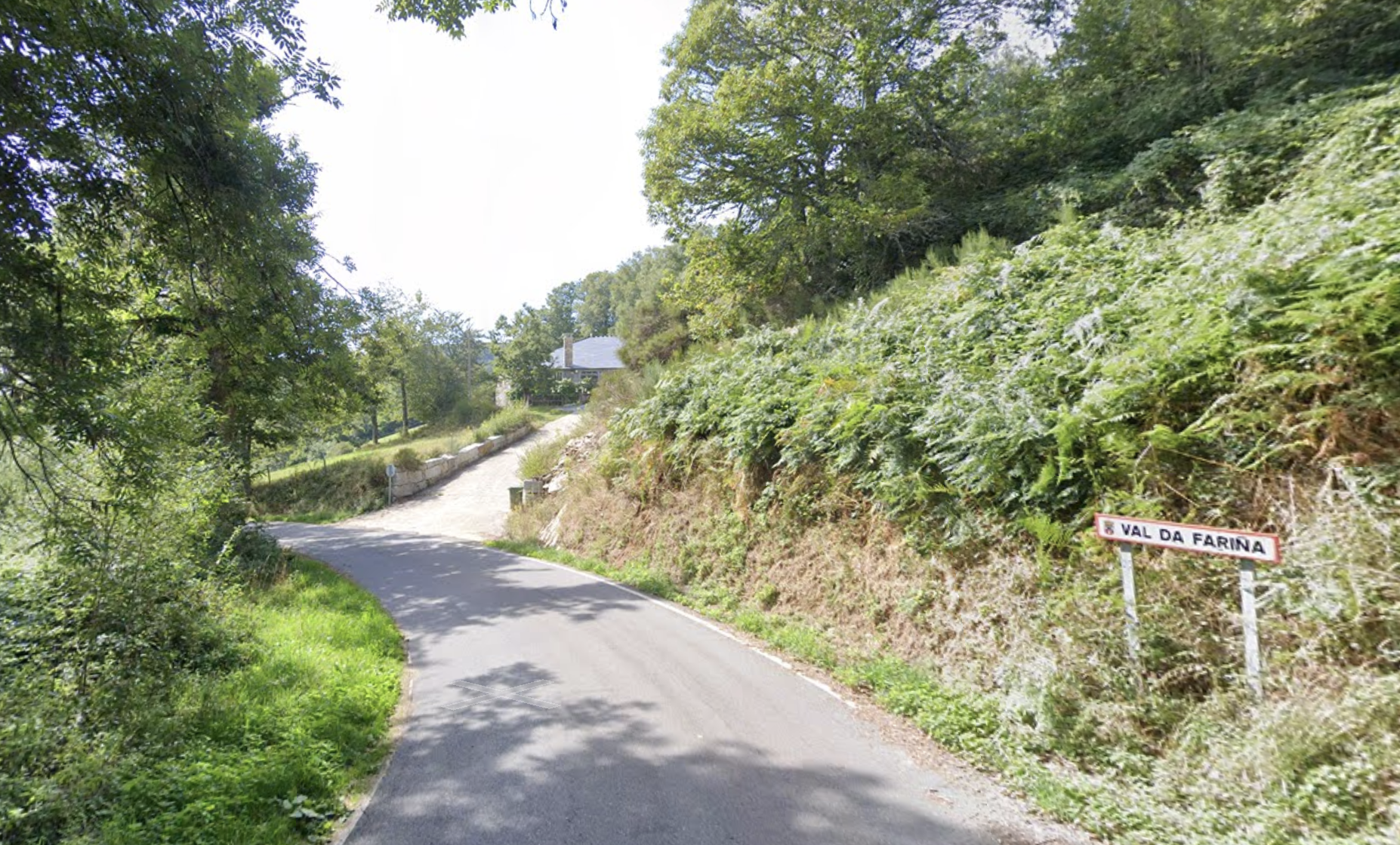 Val de Fariña (foto de Google). A quién se le ocure…